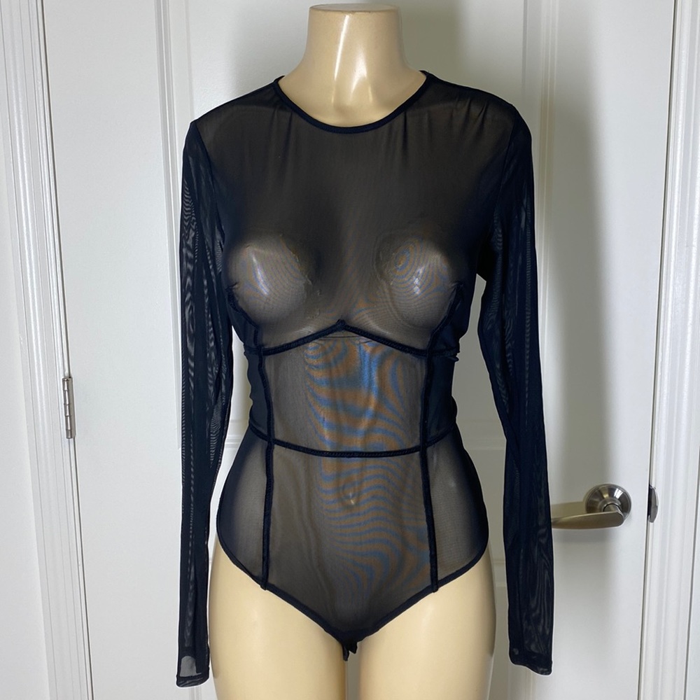 2 pcs unique set, Body Suit Size Large, skirt size M - Picture 2 of 4